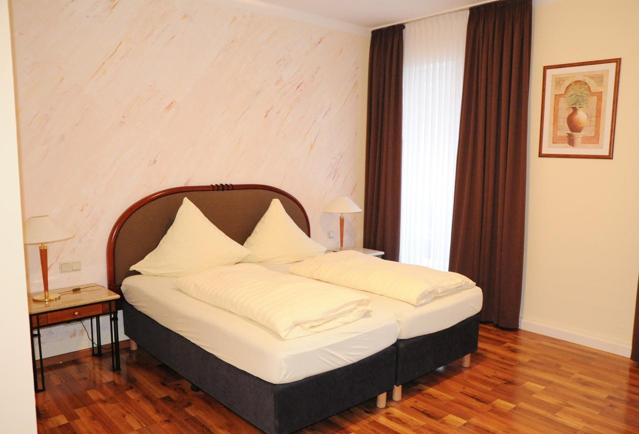 Aparthotel Scheuer Хюрт Экстерьер фото